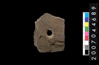 藏品(帶穿板岩片)的圖片