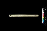 藏品(兩端帶穿玉棒)的圖片