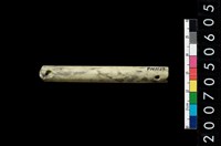 藏品(兩端帶穿玉棒)的圖片