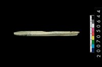 藏品(兩端帶穿玉棒)的圖片