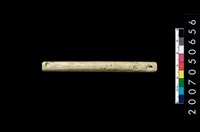 藏品(兩端帶穿玉棒)的圖片