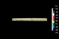 藏品(兩端帶穿玉棒)的圖片