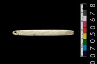 藏品(兩端帶穿玉棒)的圖片