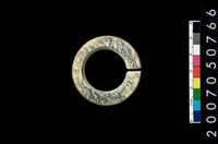 藏品(環狀玦形耳飾)的圖片