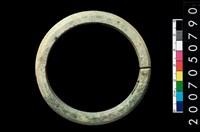 藏品(環狀玦形耳飾)的圖片