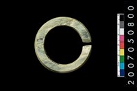 藏品(環狀玦形耳飾)的圖片