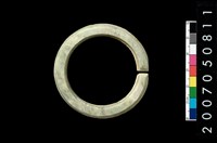 藏品(環狀玦形耳飾)的圖片