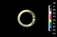 藏品(環狀玦形耳飾)的圖片