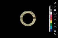 藏品(環狀玦形耳飾)的圖片