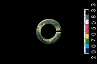 藏品(環狀玦形耳飾)的圖片