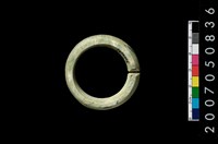 藏品(環狀玦形耳飾)的圖片