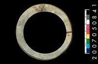 藏品(環狀玦形耳飾)的圖片