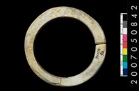 藏品(環狀玦形耳飾)的圖片