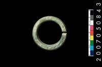 藏品(環狀玦形耳飾)的圖片