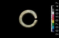 藏品(環狀玦形耳飾)的圖片