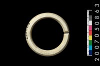 藏品(環狀玦形耳飾)的圖片