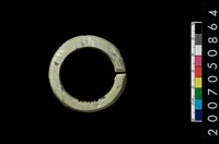 藏品(環狀玦形耳飾)的圖片