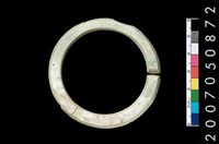 藏品(環狀玦形耳飾)的圖片