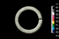 藏品(環狀玦形耳飾)的圖片