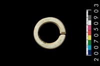 藏品(環狀玦形耳飾)的圖片