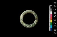 藏品(環狀玦形耳飾)的圖片