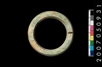 藏品(環狀玦形耳飾)的圖片