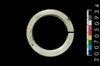 藏品(環狀玦形耳飾)的圖片