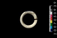 藏品(環狀玦形耳飾)的圖片