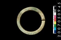 藏品(環狀玦形耳飾)的圖片