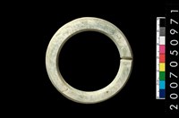 藏品(環狀玦形耳飾)的圖片