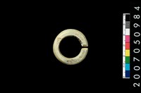 藏品(環狀玦形耳飾)的圖片