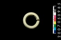 藏品(環狀玦形耳飾)的圖片