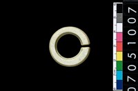 藏品(環狀玦形耳飾)的圖片