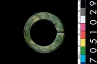 藏品(環狀玦形耳飾)的圖片