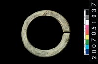 藏品(環狀玦形耳飾)的圖片