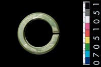 藏品(環狀玦形耳飾)的圖片