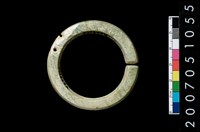 藏品(環狀玦形耳飾)的圖片