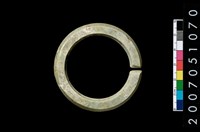 藏品(環狀玦形耳飾)的圖片