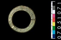 藏品(環狀玦形耳飾)的圖片