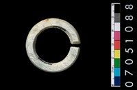 藏品(環狀玦形耳飾)的圖片