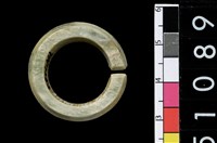 藏品(環狀玦形耳飾)的圖片