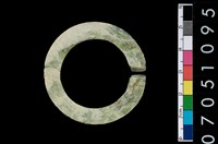 藏品(環狀玦形耳飾)的圖片