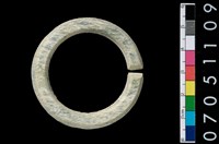 藏品(環狀玦形耳飾)的圖片