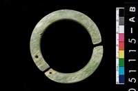 藏品(環狀玦形耳飾)的圖片