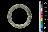 藏品(環狀玦形耳飾)的圖片