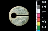 藏品(圓核型玦形耳飾)的圖片