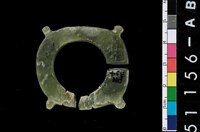 藏品(帶四突起玦形耳飾)的圖片