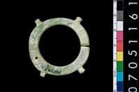 藏品(帶四突起玦形耳飾)的圖片