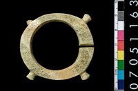 藏品(帶四突起玦形耳飾)的圖片