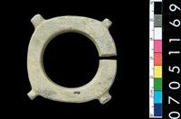 藏品(帶四突起玦形耳飾)的圖片